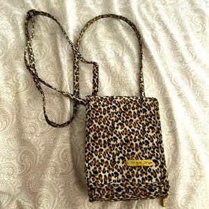 Travelon crossbody bag